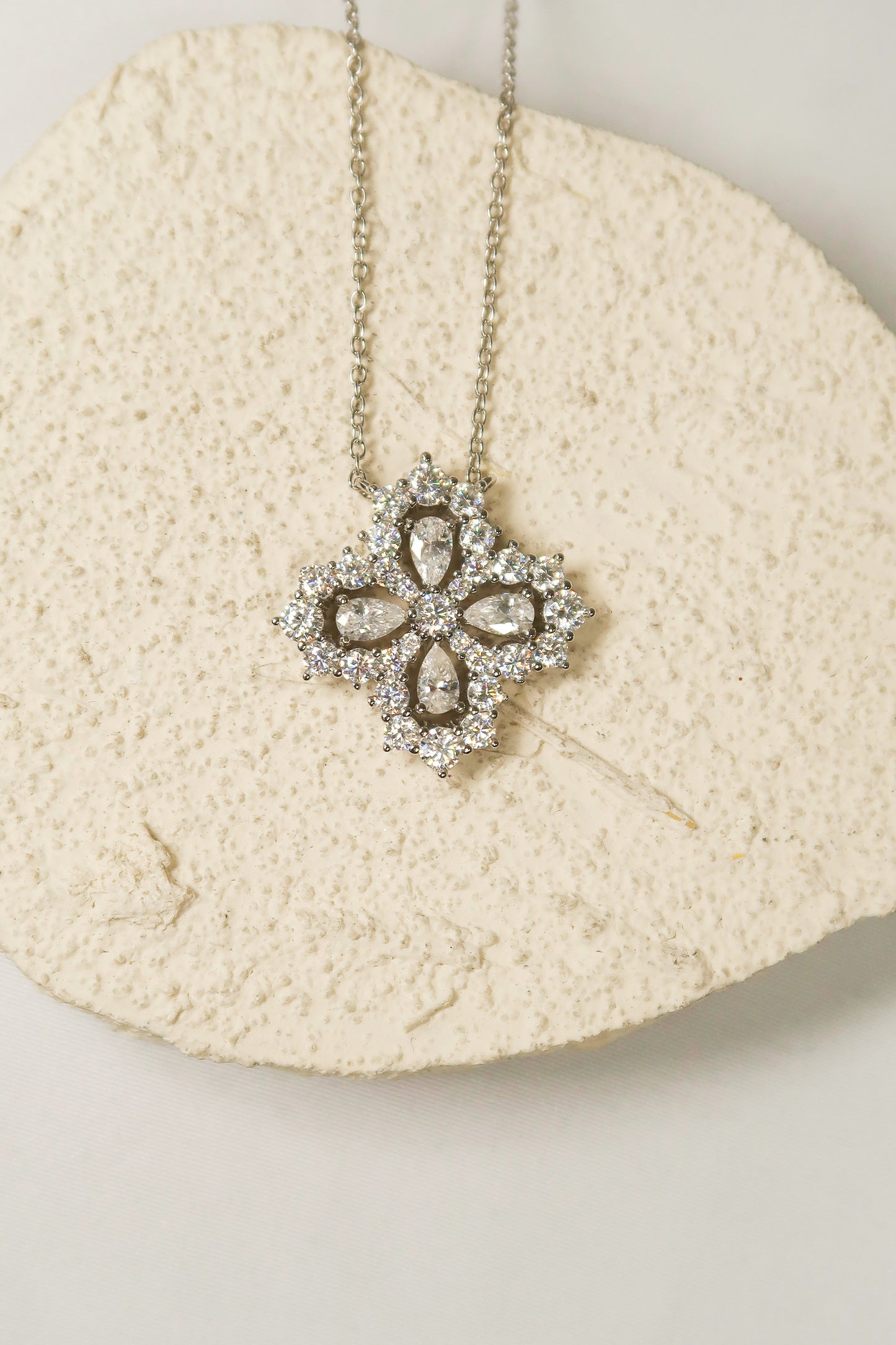 Gemma Clover 2.8 Carat Moissanite .925 Sterling Silver Necklace