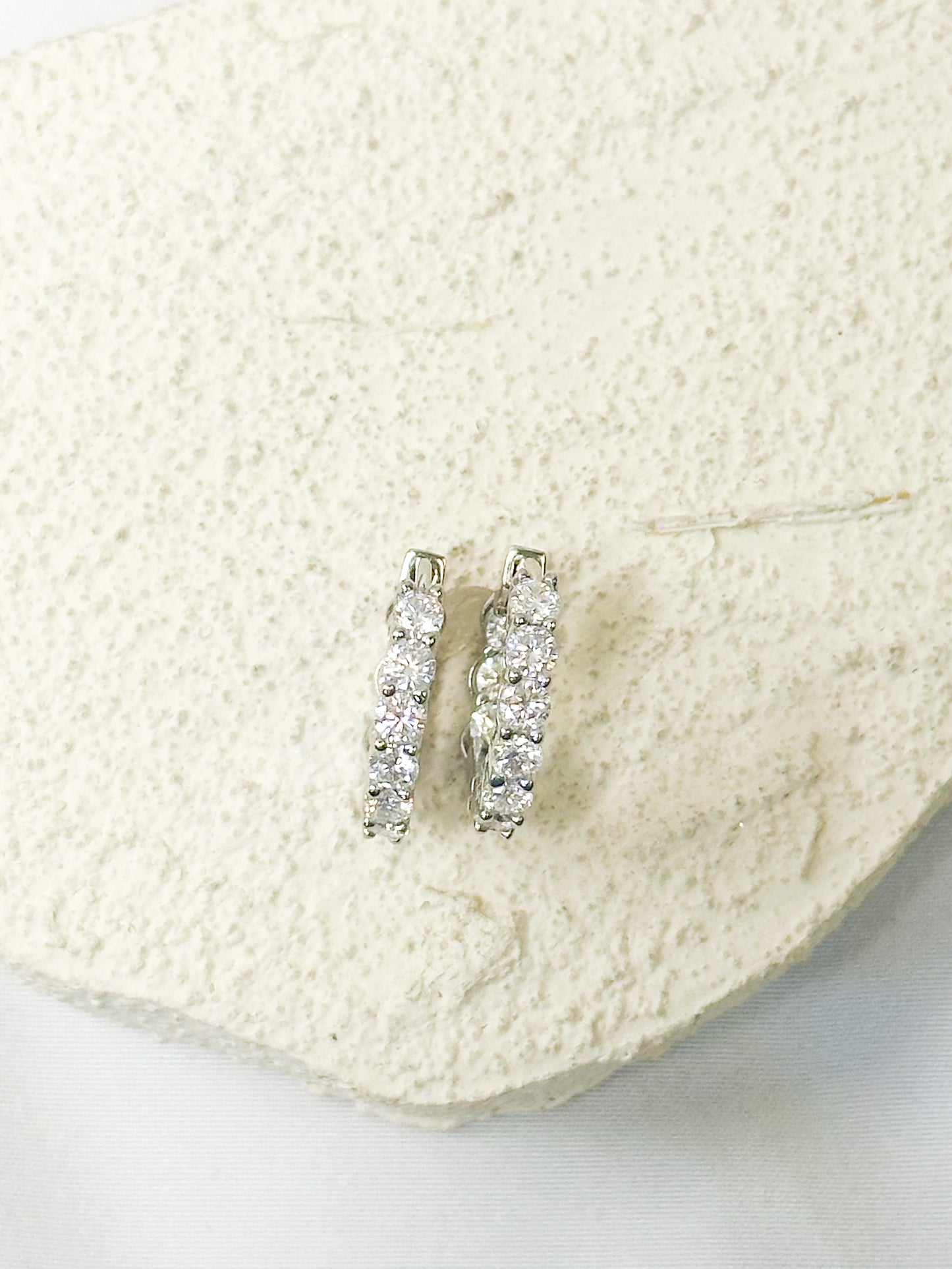 Vivi .925 Sterling 2.5 Carats Silver Moissanite Huggies