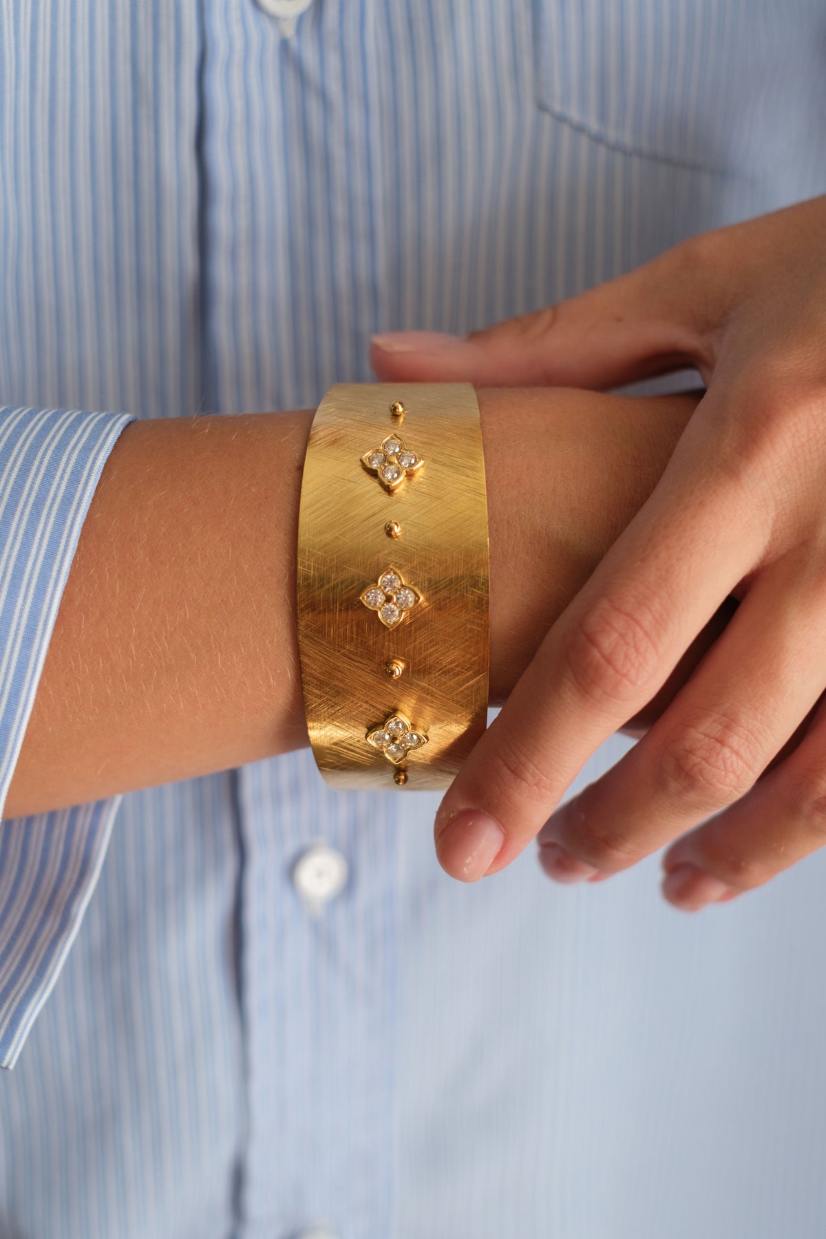 Ciao Bella Clover 316L Stainless Steel Crystal Clover Bangle