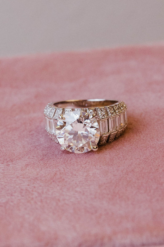 Sparkle in Style: How to Wear Moissanite Jewelry