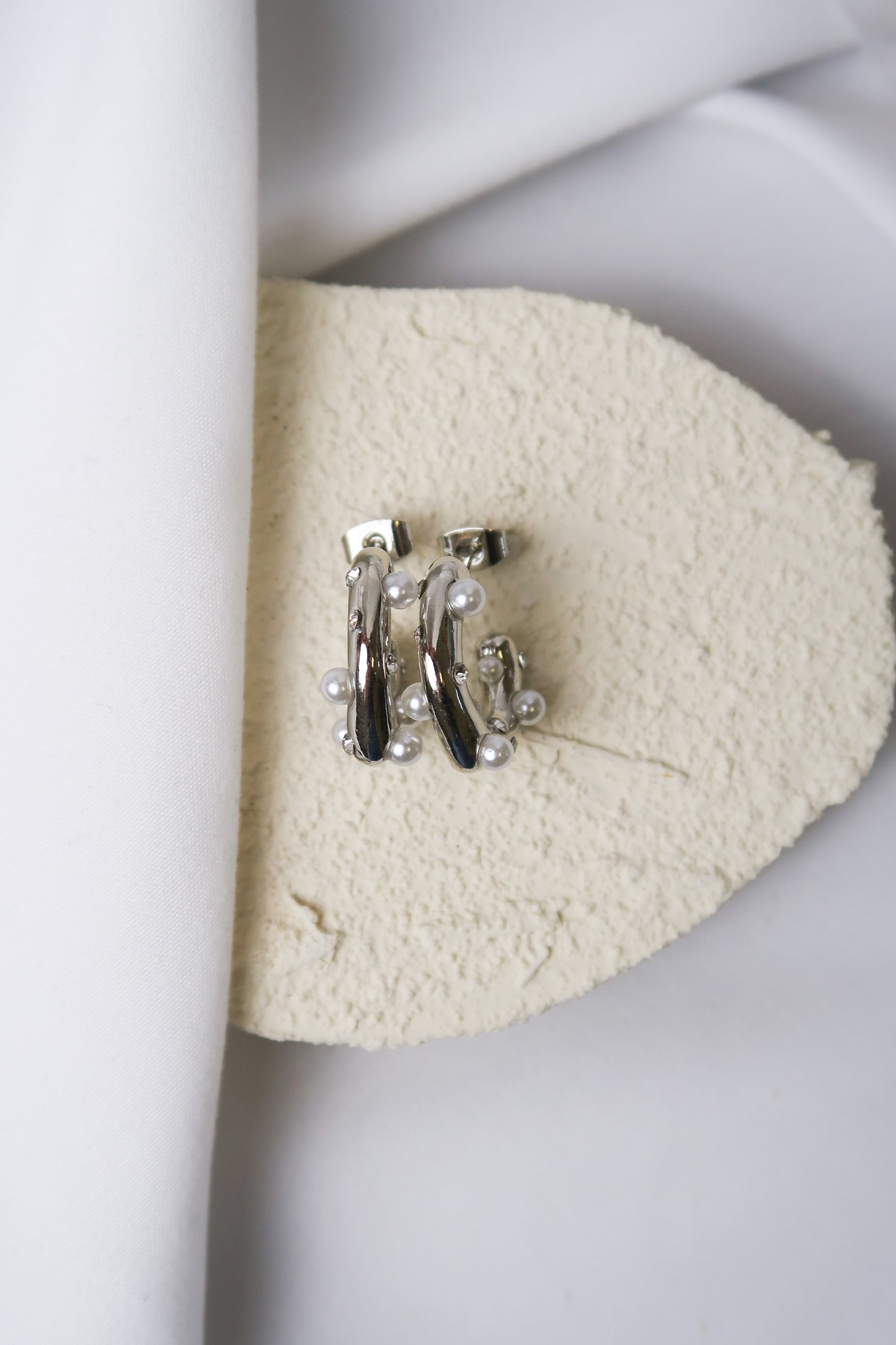 Hustler 316L Stainless Steel Crystal Pearl Hoops