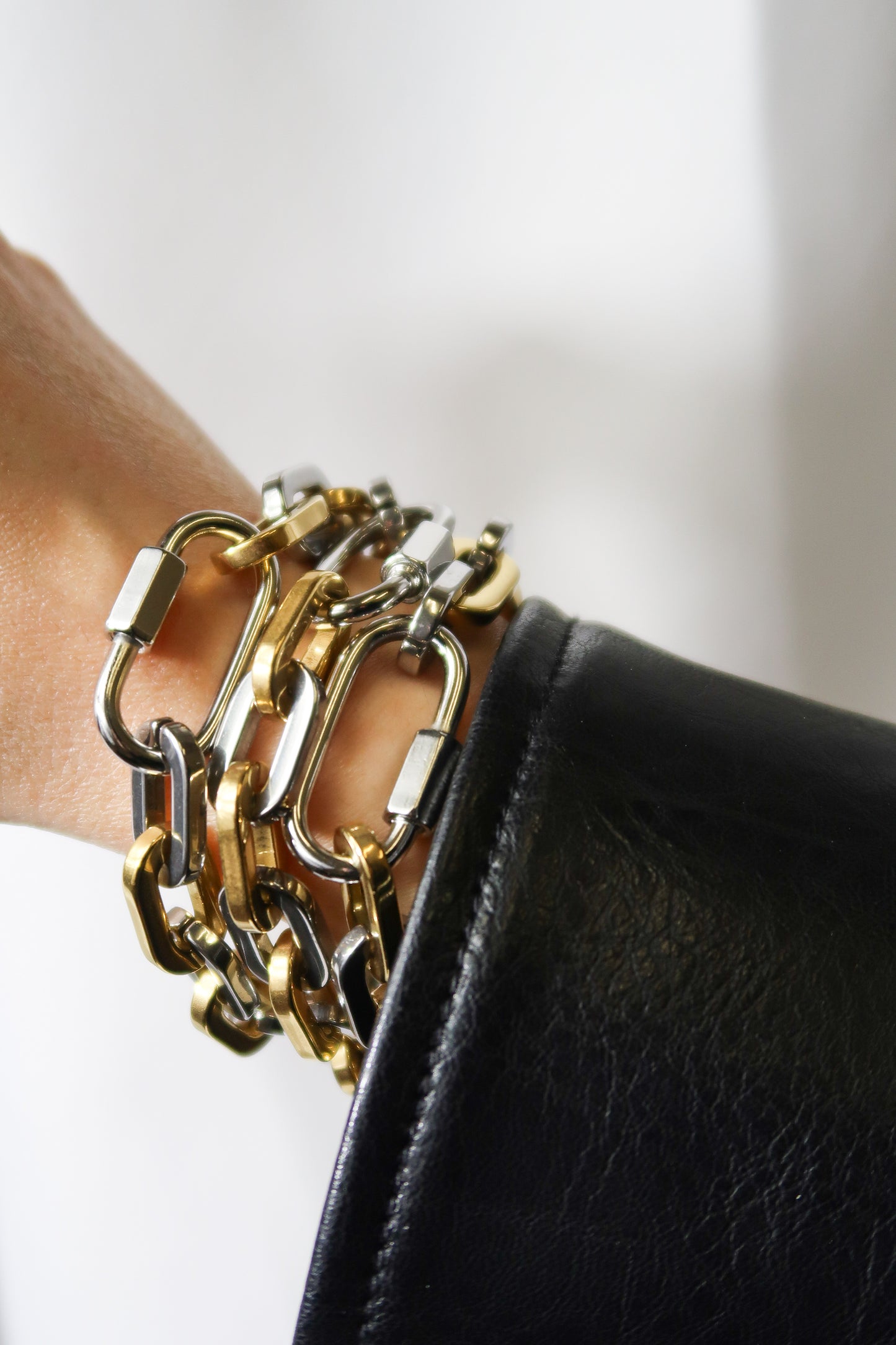 Saturday Vibes Earrings and Bracelet 316 L Stainless Steel Trio