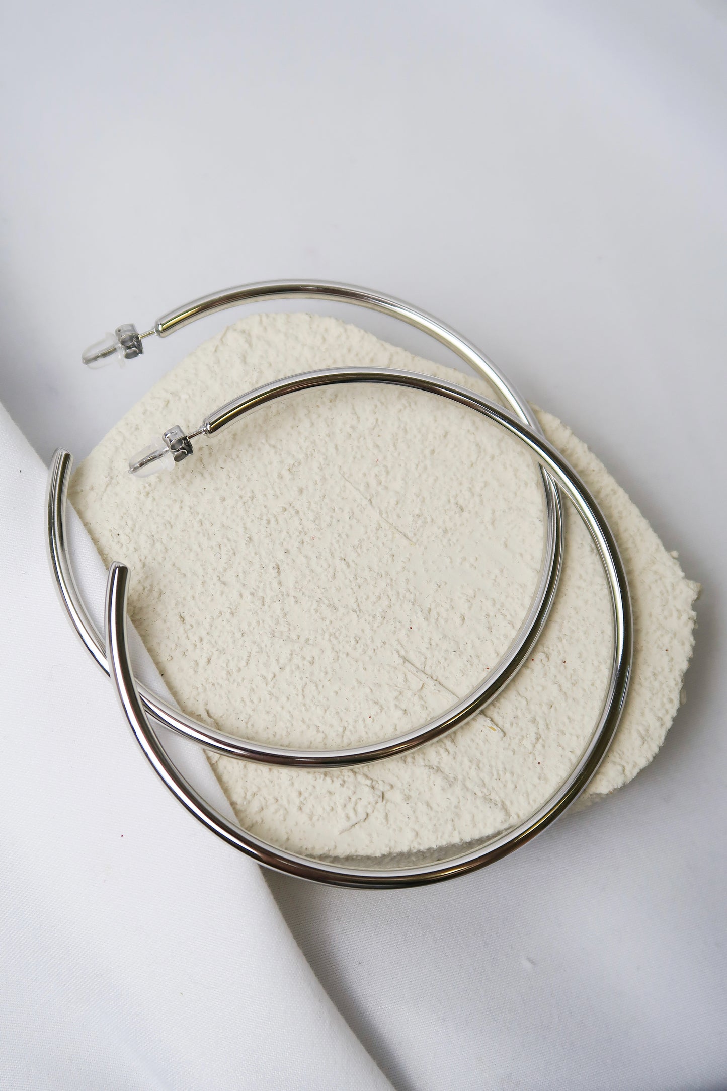Saturday Vibes Earrings and Bracelet 316 L Stainless Steel Trio