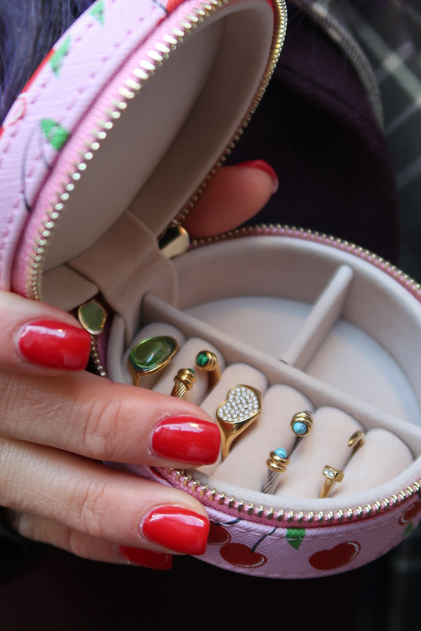 5 Golden 316L Stainless Steel Adjustable Rings *Comes With Cherry Case*