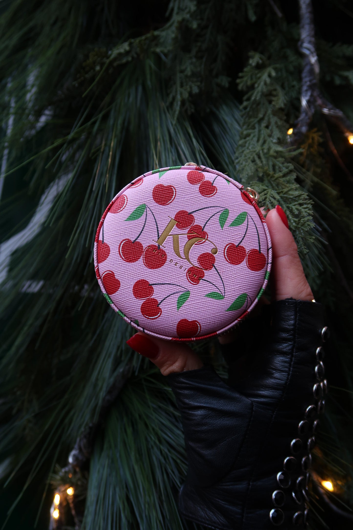 5 Golden 316L Stainless Steel Adjustable Rings *Comes With Cherry Case*