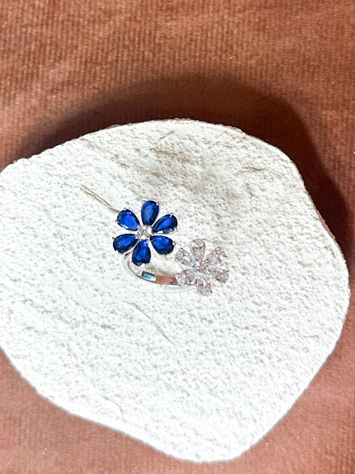Daisy Sapphire Necklace and Earring .925 Sterling Silver