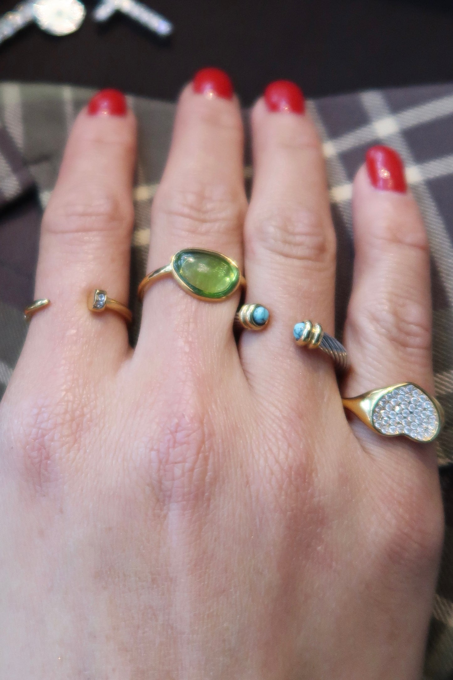 5 Golden 316L Stainless Steel Adjustable Rings *Comes With Cherry Case*